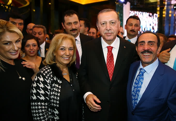 Erdoğan 29 Ekim resepsiyonunda Bahçeli'yle özel ilgilendi 13