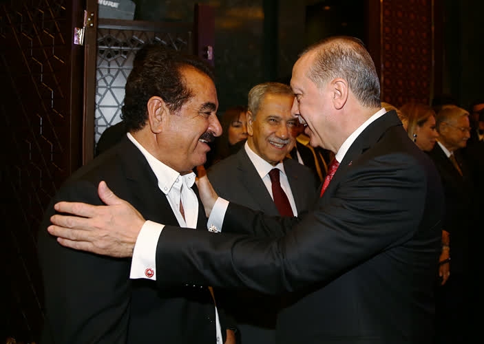 Erdoğan 29 Ekim resepsiyonunda Bahçeli'yle özel ilgilendi 3