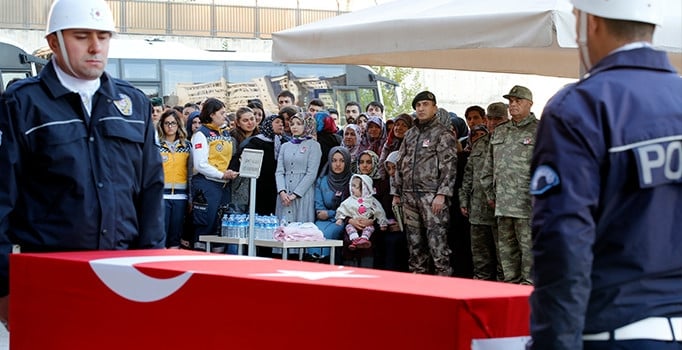 Şehit polis Ahmet Alp Taşdemir için tören düzenlendi 1