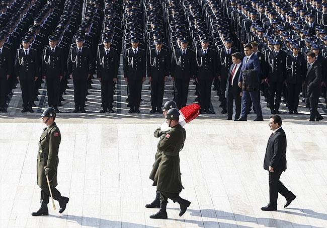 Emniyet Teşkilatı'ndan Anıtkabir'e ziyaret 8