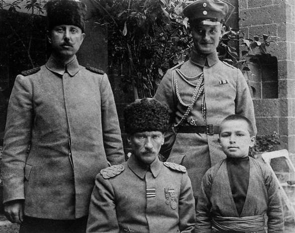 Arşivlerden çıktı! İşte Atatürk'ün az bilinen fotoğrafları 1