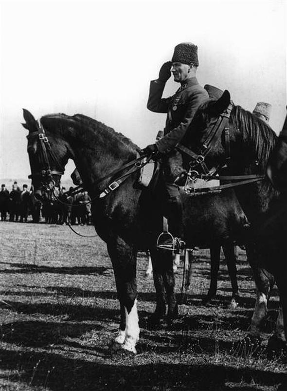 Arşivlerden çıktı! İşte Atatürk'ün az bilinen fotoğrafları 10