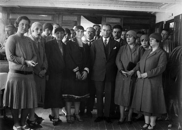 Arşivlerden çıktı! İşte Atatürk'ün az bilinen fotoğrafları 16