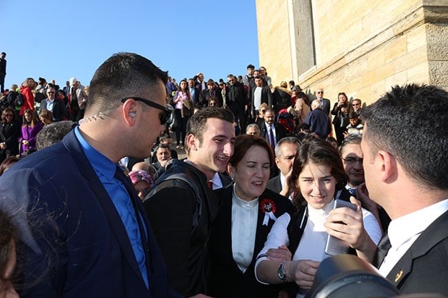 Anıtkabir'de Meral Akşener'e yoğun ilgi 10