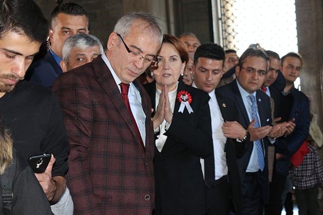 Anıtkabir'de Meral Akşener'e yoğun ilgi 16