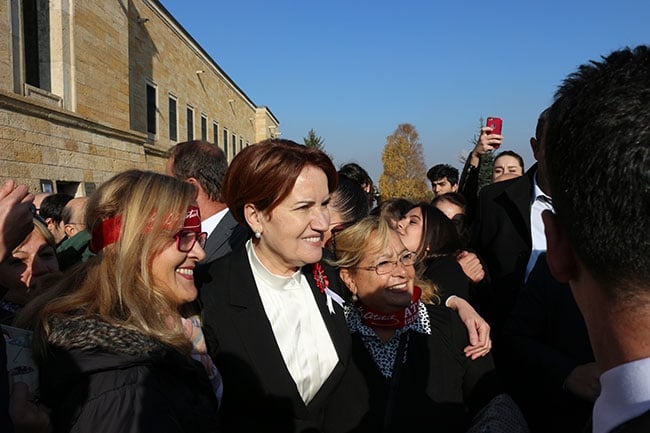 Anıtkabir'de Meral Akşener'e yoğun ilgi 4