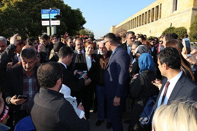 Anıtkabir'de Meral Akşener'e yoğun ilgi 7