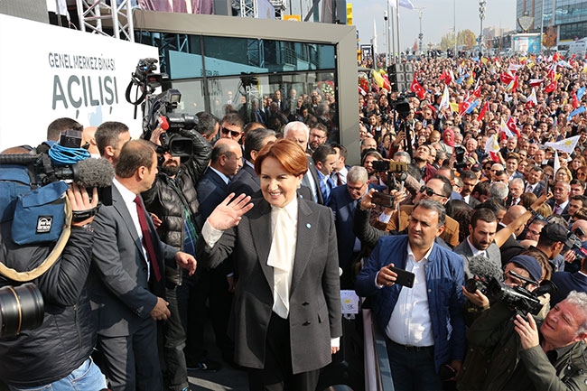 İYİ Parti binası açıldı: İşte, Meral Akşener'in makam odası 24