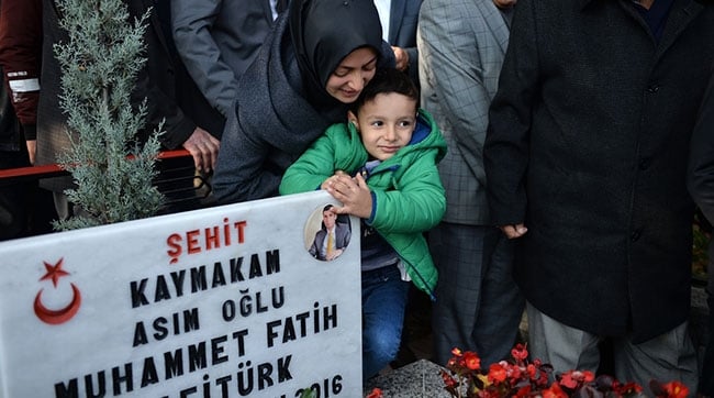 Şehit Kaymakam Safitürk, mezarı başında anıldı 1