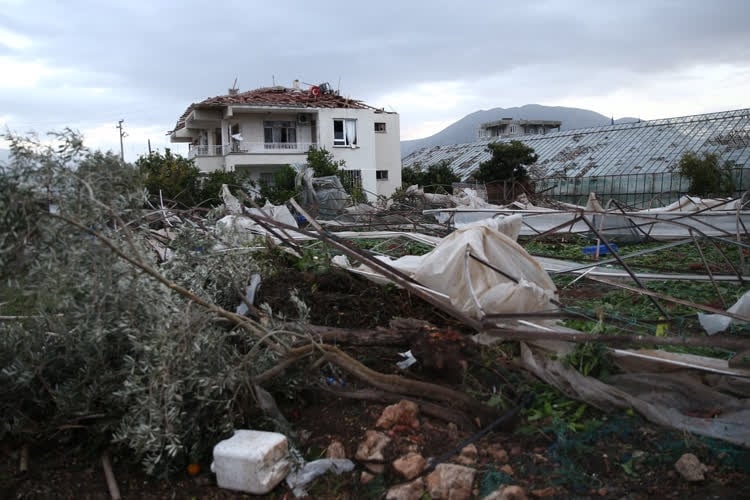 Antalya'yı hortum yıktı geçti 2