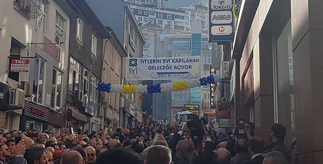 Akşener, İYİ Parti Artvin İl Başkanlığı binasının açılışına katıldı 10