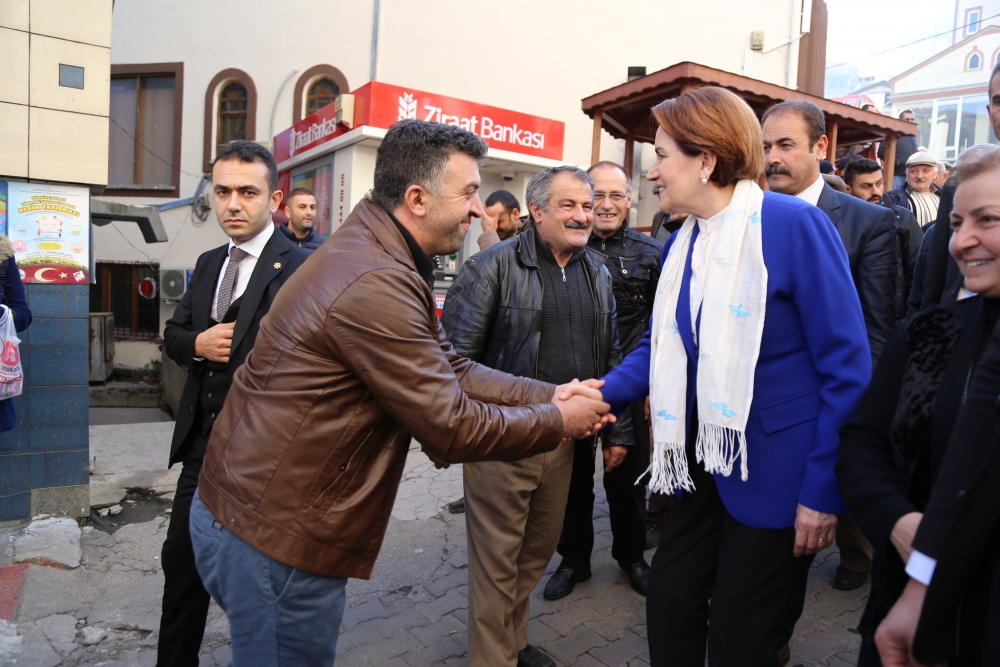 Akşener, İYİ Parti Artvin İl Başkanlığı binasının açılışına katıldı 2