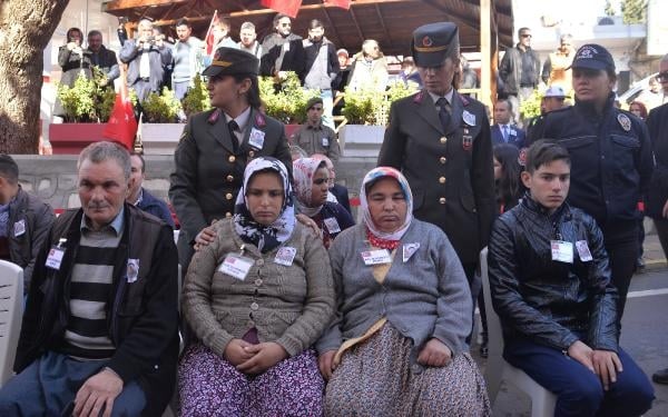 Mersin şehidine ağladı 4