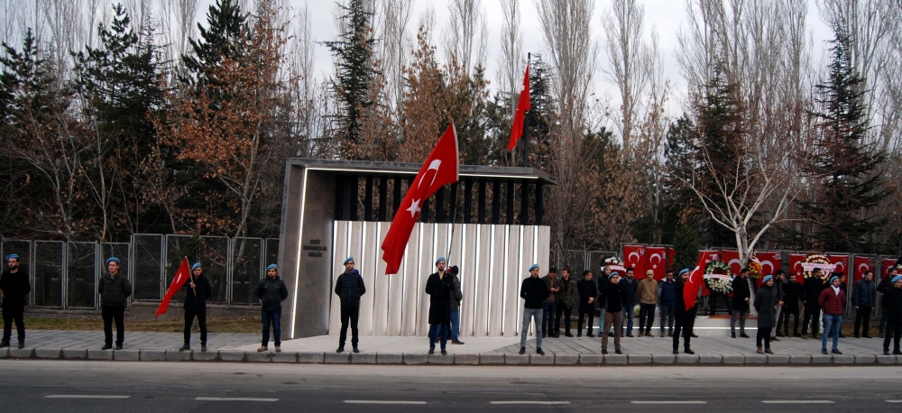 Kayseri'de geçen yıl şehit edilen 15 komando anıldı 2