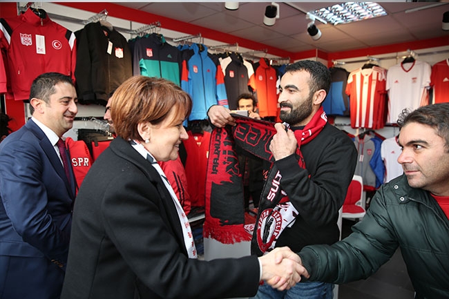 Meral Akşener Sivas'ta 12