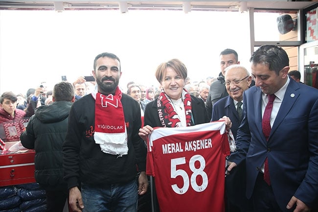 Meral Akşener Sivas'ta 13