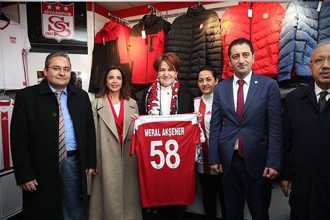 Meral Akşener Sivas'ta 14