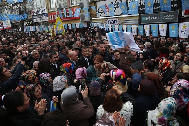 Meral Akşener Aksaray'da 1