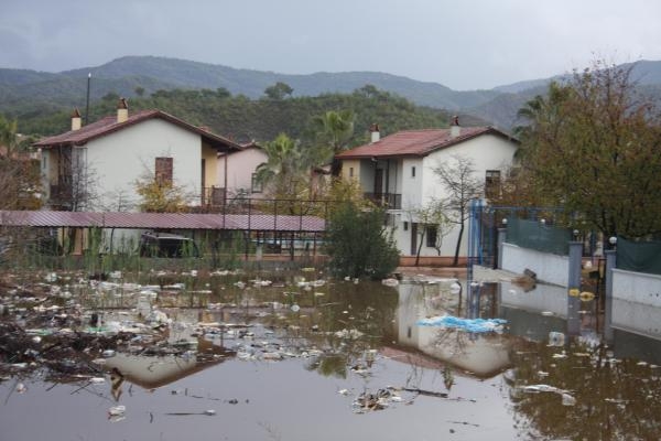 Şiddetli yağmur Fethiye'de baskınlara neden oldu 6
