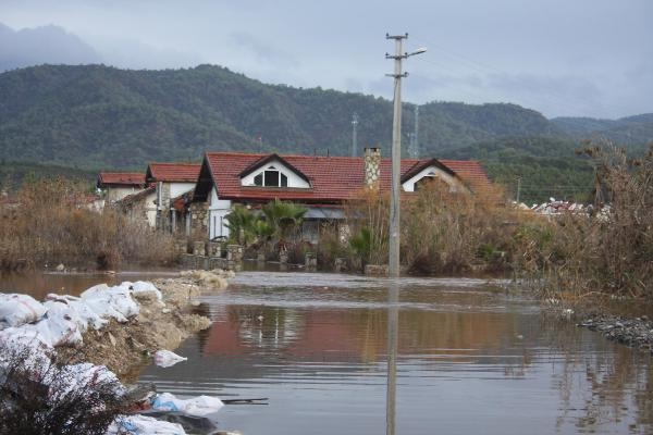 Şiddetli yağmur Fethiye'de baskınlara neden oldu 7