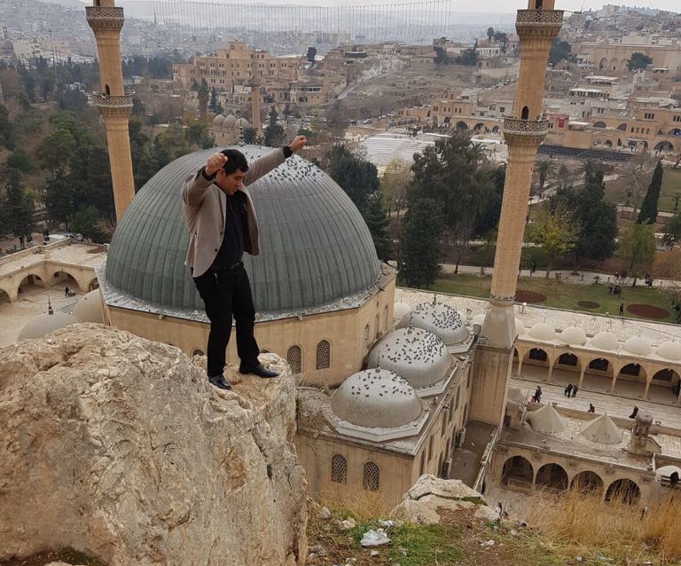 Fotoğraf çektirirken kaleden düşüp ölen adamın görüntüleri ortaya çıktı 3