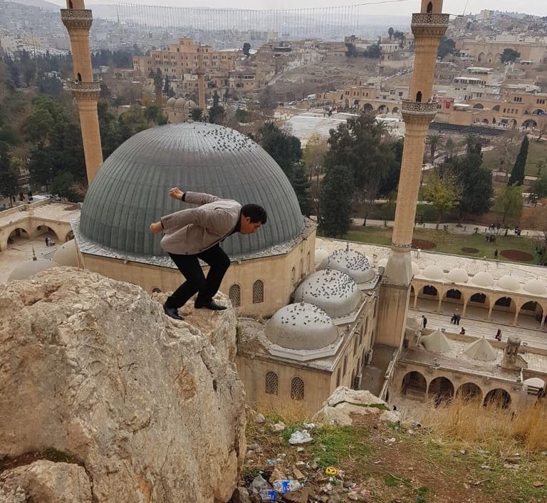 Fotoğraf çektirirken kaleden düşüp ölen adamın görüntüleri ortaya çıktı 4