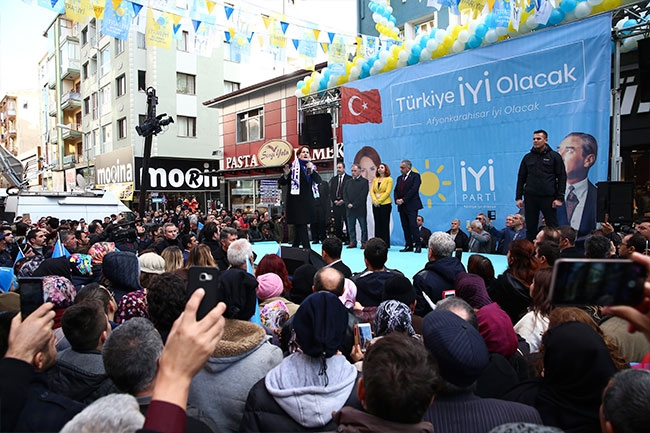 Akşener Afyon'da 7