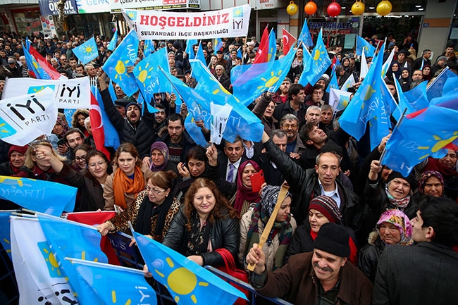 Akşener Afyon'da 8