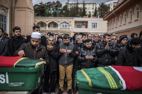 Cami saldırısında hayatını kaybedenler toprağa verildi 1