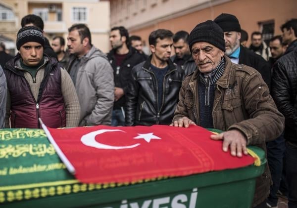 Cami saldırısında hayatını kaybedenler toprağa verildi 2