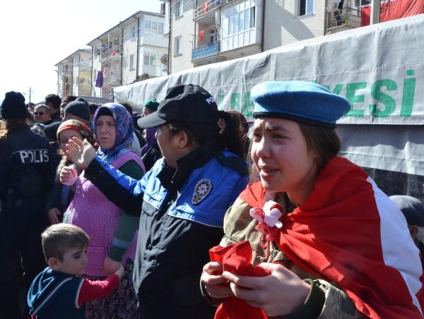 Konyalı şehidi son yolculuğuna 10 bin kişi uğurladı 11