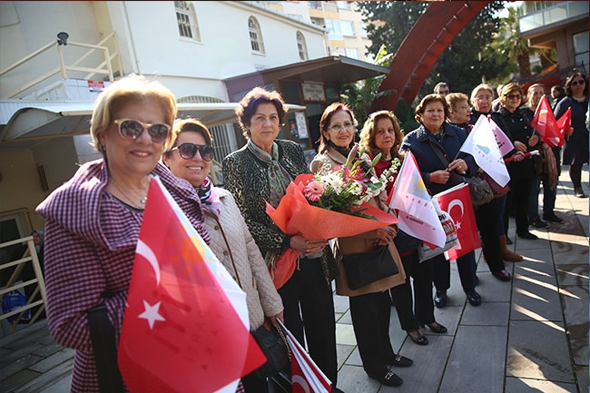 Meral Akşener İzmir'de 9