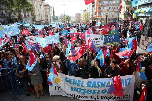 Meral Akşener Hatay'da 8