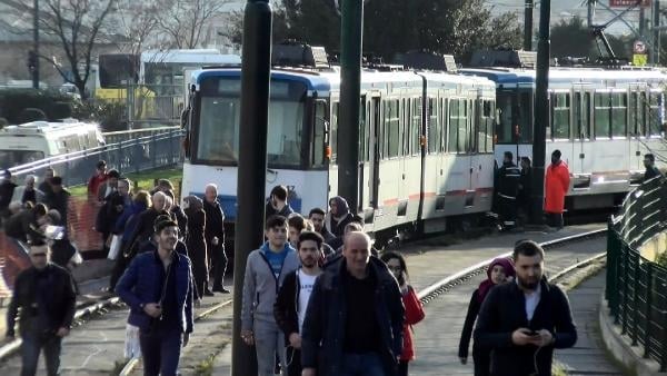 Topkapı’da tramvay yine raydan çıktı 4