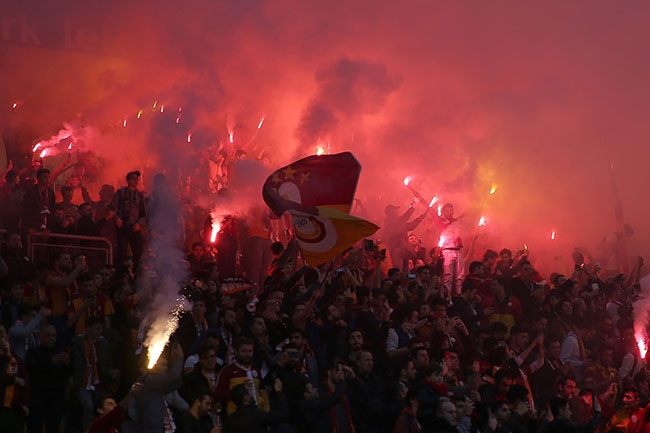 Galatasaray, 25 bin taraftarla antrenman yaptı! 6