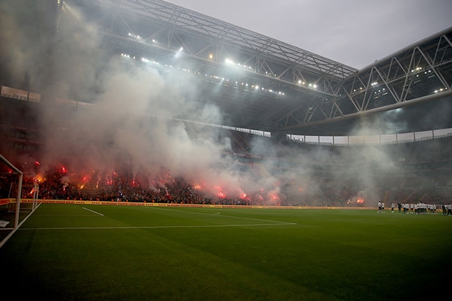 Galatasaray, 25 bin taraftarla antrenman yaptı! 7