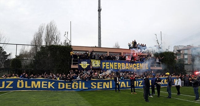 Fenerbahçeli taraftarlardan oyunculara tam destek 2