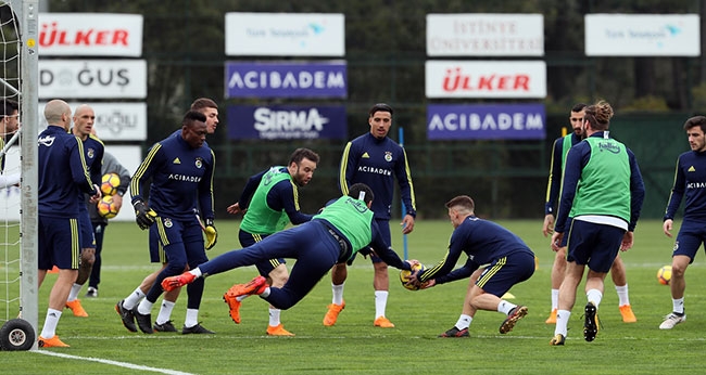 Fenerbahçeli taraftarlardan oyunculara tam destek 5