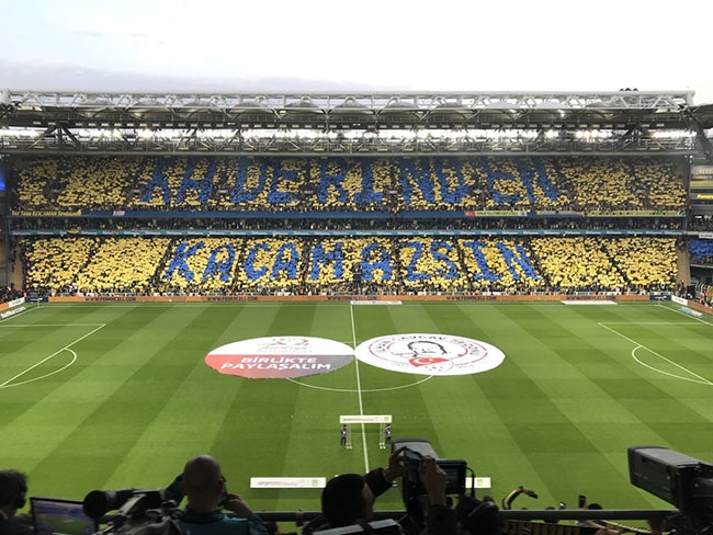 Sosyal medya Fenerbahçe'nin koreografisini konuşuyor 1