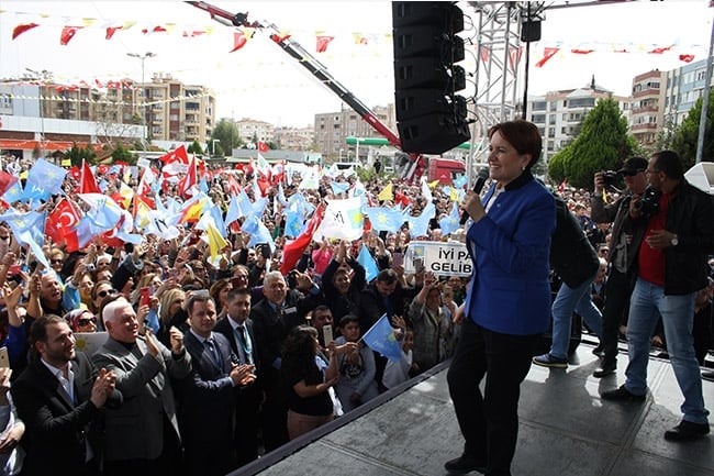 Meral Akşener Edremit'te 3