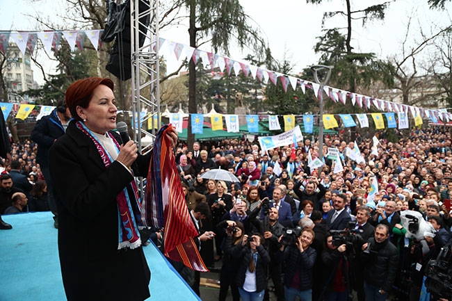 Meral Akşener Trabzon'da 5