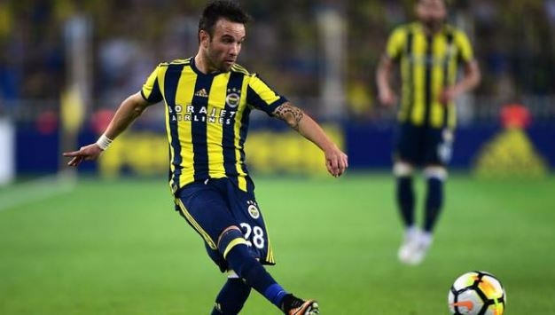 Fenerbahçe'de 8 futbolcuyla yollar ayrılıyor 4