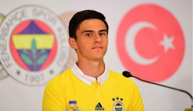 Fenerbahçe'de 8 futbolcuyla yollar ayrılıyor 5