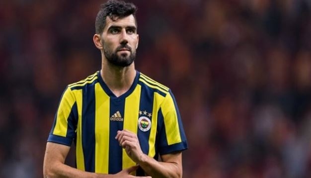 Fenerbahçe'de 8 futbolcuyla yollar ayrılıyor 8