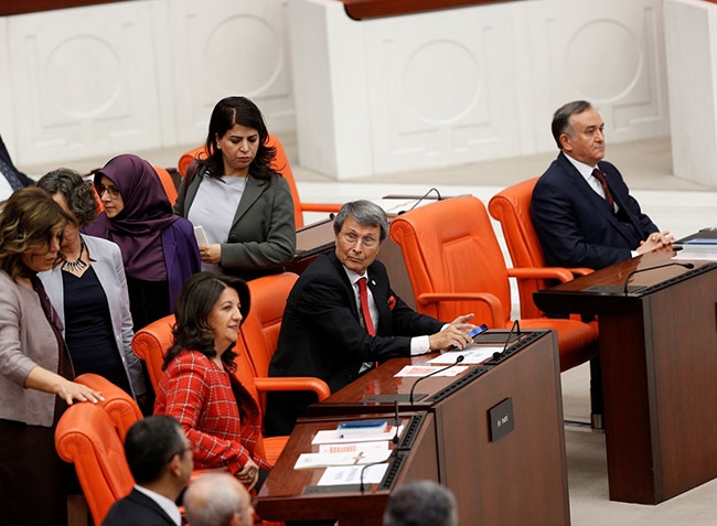İYİ Parti ve MHP arasında Meclis'te ilk temas 11