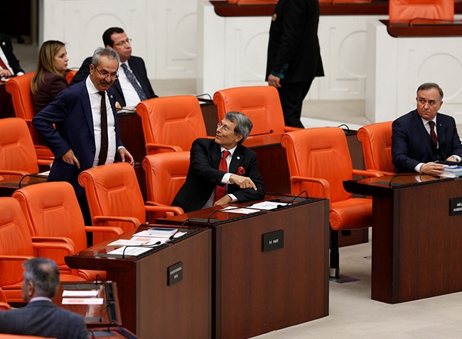 İYİ Parti ve MHP arasında Meclis'te ilk temas 12