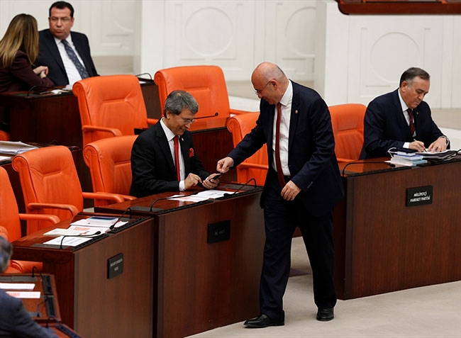 İYİ Parti ve MHP arasında Meclis'te ilk temas 9