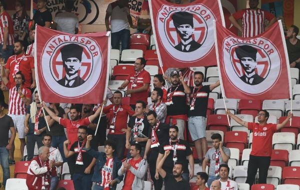 Yönetimin 'İzmir Marşı' çıkışına Antalyasporlulardan tepki 1