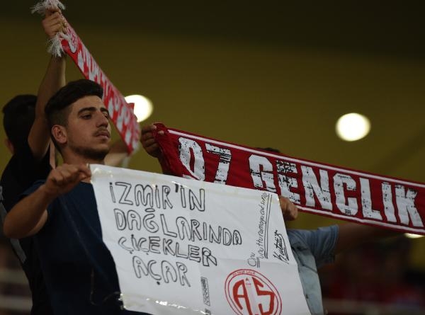 Yönetimin 'İzmir Marşı' çıkışına Antalyasporlulardan tepki 5
