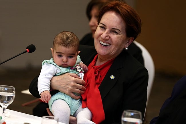 Akşener Filistinlilerle iftar yaptı 10